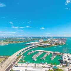 Downtown Luxury · Bay Views + Beach Club · #3711