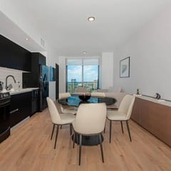 Skyline Luxe Retreat: 3BR/3BA in Downtown #4118