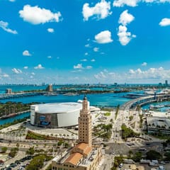 The Skyline Luxe Suite | 1BR+Den Downtown Miami