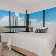 Altitude 31 | Lux 1BR Suite | Walk to Concerts