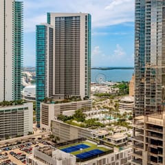 E11EVEN Skyline Studio | 33rd Floor City Views