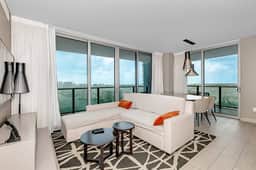 Stunning Luxury Waterview Condo in Hollywood #1708