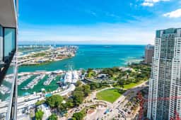 Skyline Luxe Retreat: 3BR/3BA in Downtown #4118