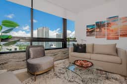 Altitude 31 | Lux 1BR Suite | Walk to Concerts