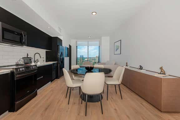 Skyline Luxe Retreat: 3BR/3BA in Downtown #4118 - Image 1