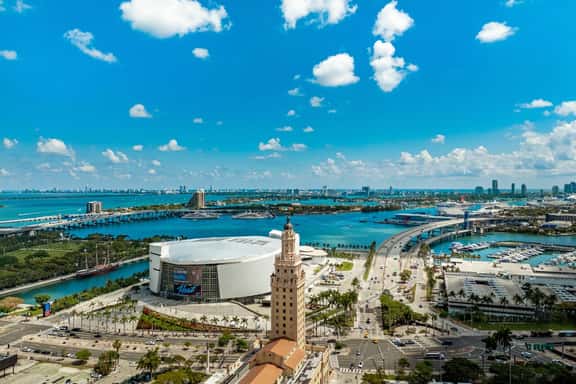 The Skyline Luxe Suite | 1BR+Den Downtown Miami - Image 1