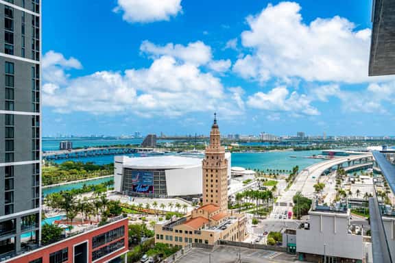 Cloud 23 Miami | 1 BR + Den Luxe Suite - Image 1