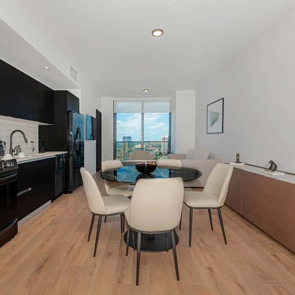 Skyline Luxe Retreat: 3BR/3BA in Downtown #4118 - Image 1