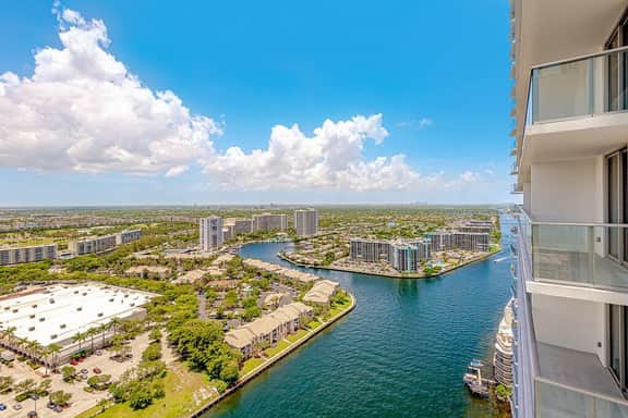 Stunning Luxury Waterview Condo in Hollywood #1708