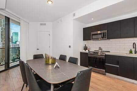 Beautiful 1 BD Condo in Downtown #1914