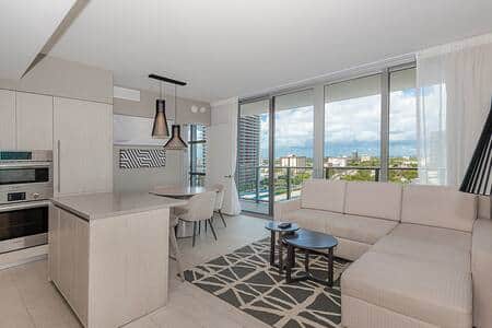 Lux 3 BD Condo - Private Beach in Hollywood #804