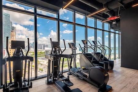 High-Rise Luxe 2BD Condo in Downtown Miami - #4117
