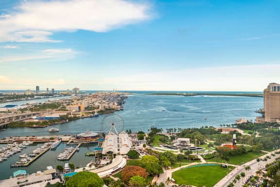 Bayview Chic Condo | 2BD on Biscayne Blvd #4417