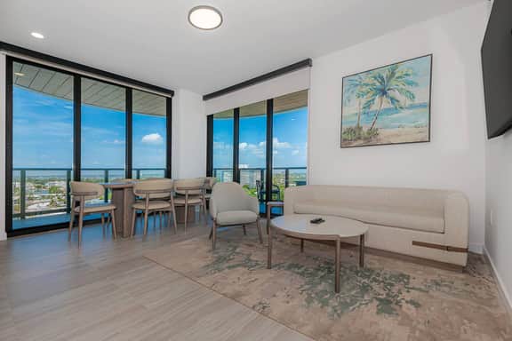 Skyline Serenity Lux 3BR Residence - Miami Beach