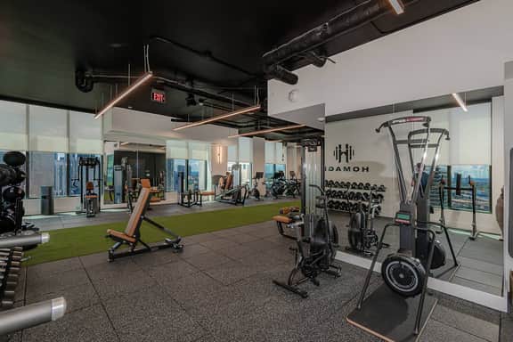 Skyview Studio on 34th | City & Bay Views