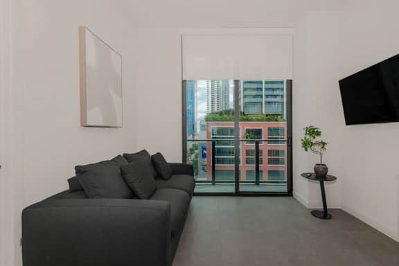 Luxury 1BR+Den Suite | Near Kaseya & Bayfront