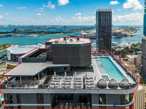 Cloud 23 Miami | 1 BR + Den Luxe Suite