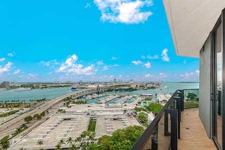 Lux 3 BD Condo in Biscayne Blvd #1409