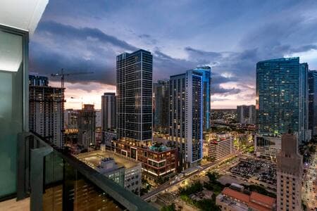 Urban Bayfront Oasis · Stunning Views · #3504
