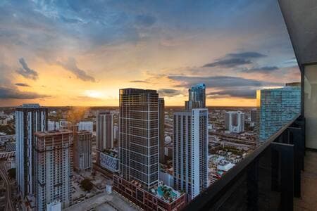 Skyline Luxe 1 BD Suite in Downtown Miami #3219
