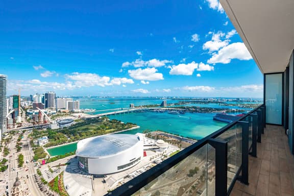 High-Rise Bayview 3B Oasis #4001