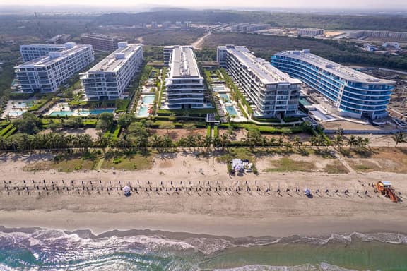 Estadía de Lujo con Vista al Mar · Playa  Privada