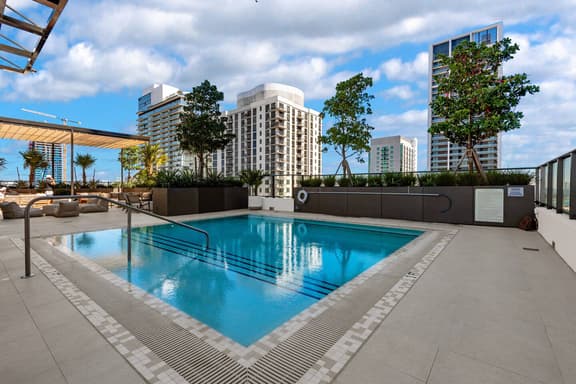 Crosby 31 | Signature Skyline Residence